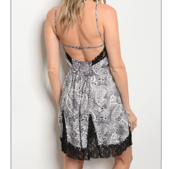 Lace trim paisley mini dress - Picture 3 of 4